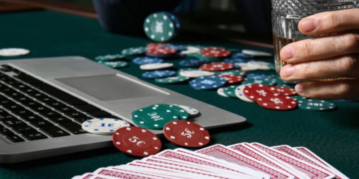Rolling the Dice in the Digital Domain: A Guide to Playing Online Casino Games